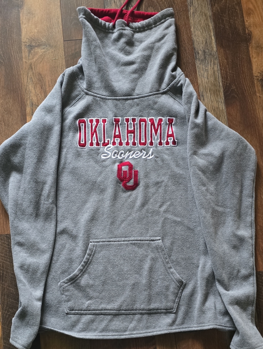 Colosseum Gray and Red Oklahoma Sooners Cowl Neck Pullover
